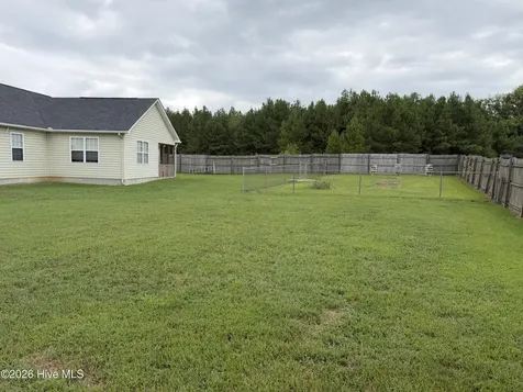 136 Annie Road Richlands NC 28574