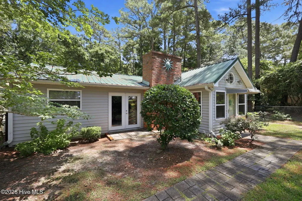 614 Country Club Drive Arapahoe NC 28510