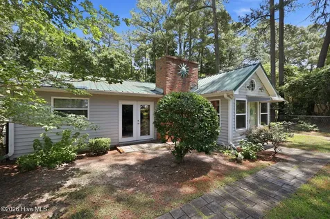 614 Country Club Drive Arapahoe NC 28510