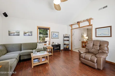 614 Country Club Drive Arapahoe NC 28510