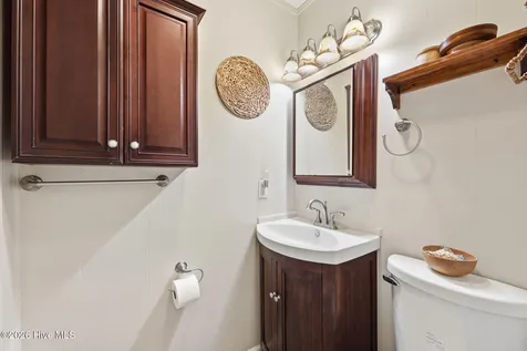 614 Country Club Drive Arapahoe NC 28510