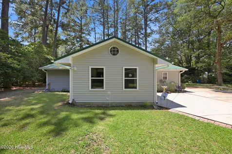 614 Country Club Drive Arapahoe NC 28510