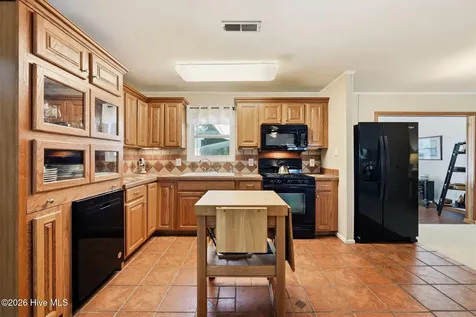 614 Country Club Drive Arapahoe NC 28510