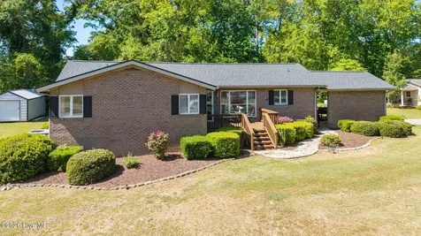 105 Dogwood Drive Washington NC 27889