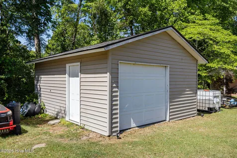 105 Dogwood Drive Washington NC 27889