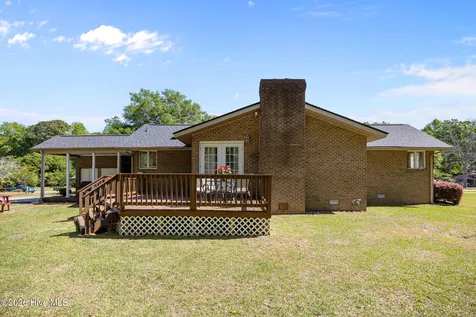 105 Dogwood Drive Washington NC 27889