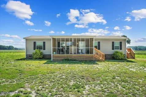 2912 Basstown Road Clinton NC 28328