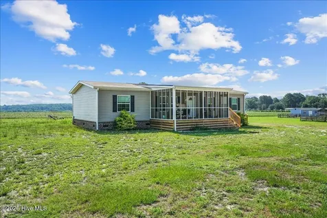 2912 Basstown Road Clinton NC 28328