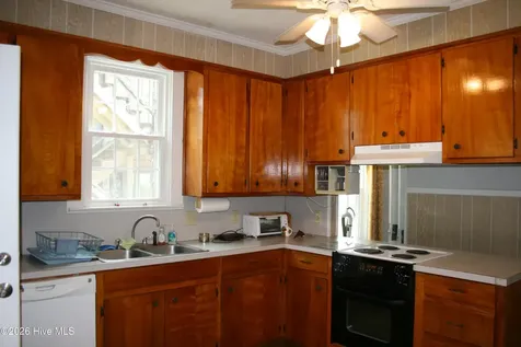 7 E Columbia Street E Wrightsville Beach NC 28480