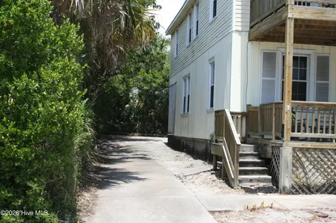 7 E Columbia Street E Wrightsville Beach NC 28480