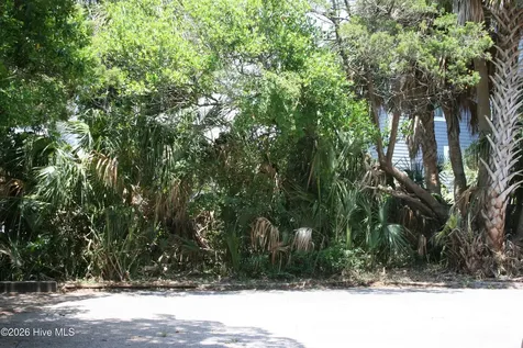 7 E Columbia Street E Wrightsville Beach NC 28480