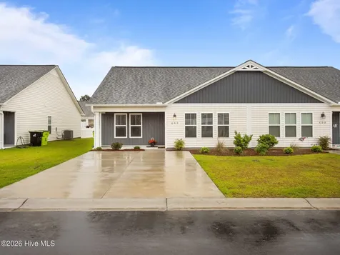 602 Villa Cove Newport NC 28570