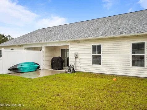 602 Villa Cove Newport NC 28570