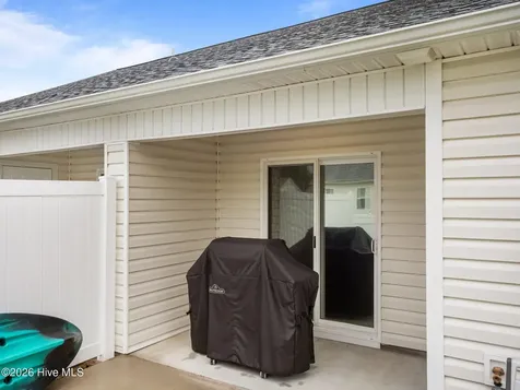 602 Villa Cove Newport NC 28570