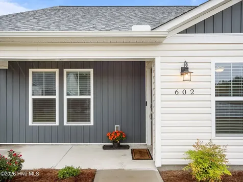 602 Villa Cove Newport NC 28570