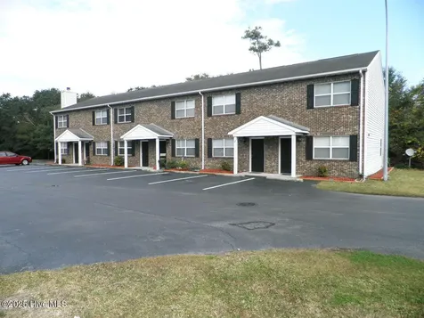 3320 Bridges Street Morehead City NC 28557