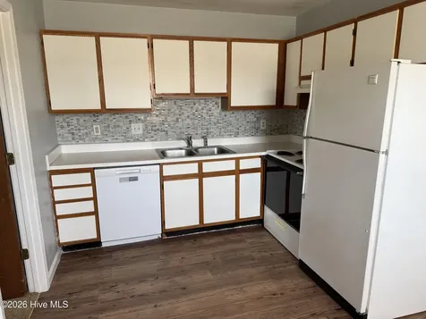 3320 Bridges Street Morehead City NC 28557