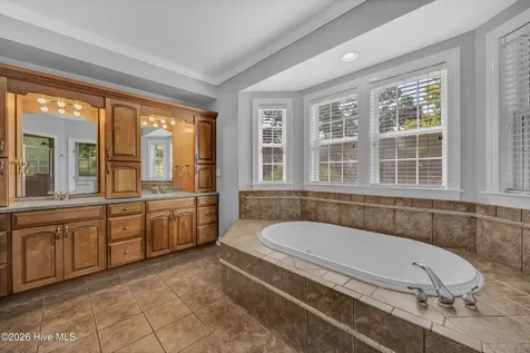 5634 Chelon Avenue Wilmington NC 28409