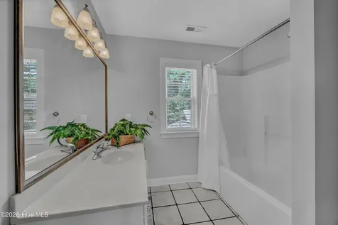 5634 Chelon Avenue Wilmington NC 28409
