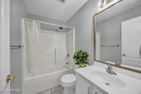 5634 Chelon Avenue Wilmington NC 28409