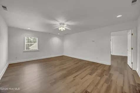 5634 Chelon Avenue Wilmington NC 28409
