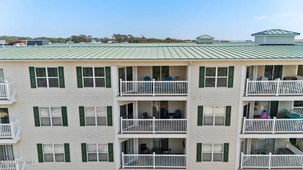 105 SE 58th Street Oak Island NC 28465
