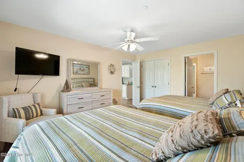 105 SE 58th Street Oak Island NC 28465