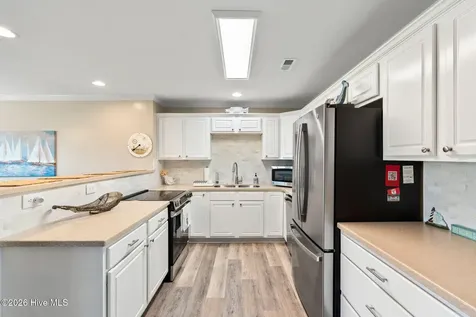 105 SE 58th Street Oak Island NC 28465