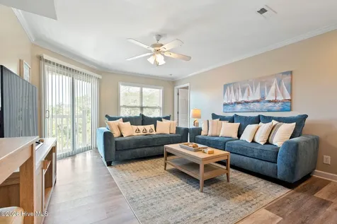 105 SE 58th Street Oak Island NC 28465