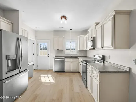 308 Winstead Loop Richlands NC 28574