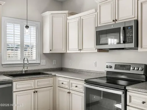 308 Winstead Loop Richlands NC 28574