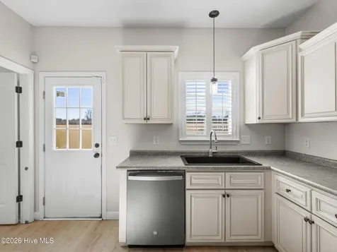 308 Winstead Loop Richlands NC 28574