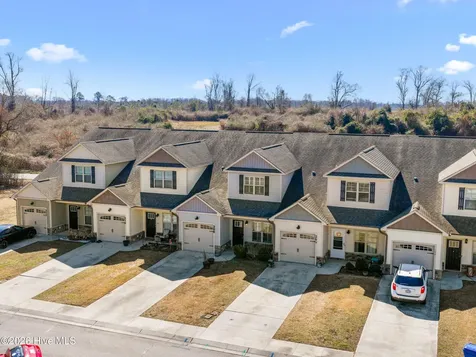 308 Winstead Loop Richlands NC 28574