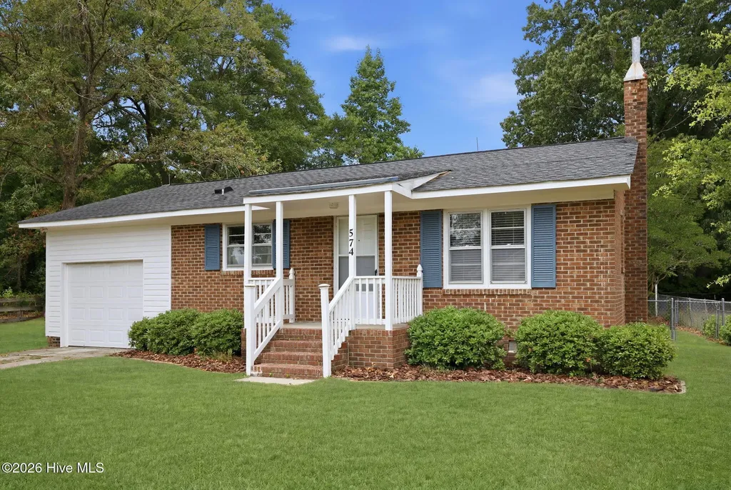 574 Simpson Street Grimesland NC 27837
