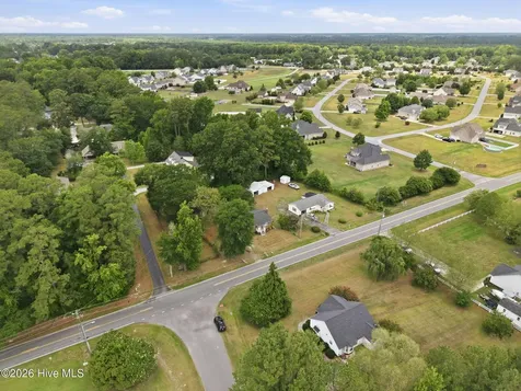 574 Simpson Street Grimesland NC 27837