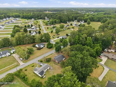 574 Simpson Street Grimesland NC 27837