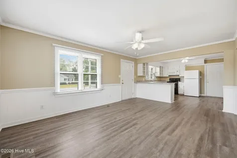 574 Simpson Street Grimesland NC 27837