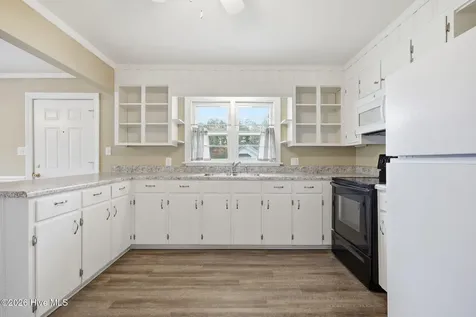 574 Simpson Street Grimesland NC 27837