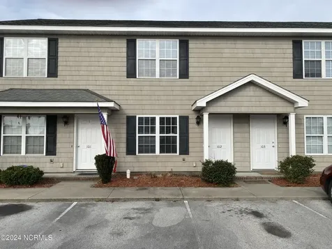 2202 Mayberry Loop Road Morehead City NC 28557