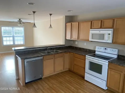 2202 Mayberry Loop Road Morehead City NC 28557