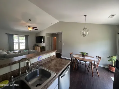 238 Sweet Gum Lane Richlands NC 28574