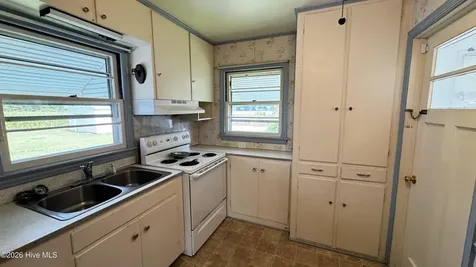 389 Haw Branch Road Richlands NC 28574