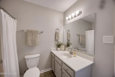 214 W Volant Street Hubert NC 28539