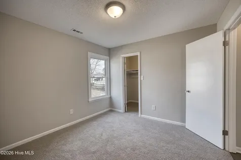214 W Volant Street Hubert NC 28539