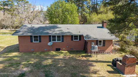 207 College Avenue Washington NC 27889