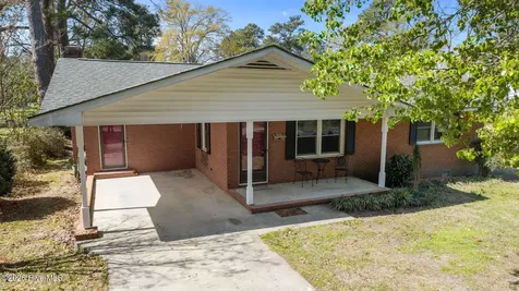 207 College Avenue Washington NC 27889