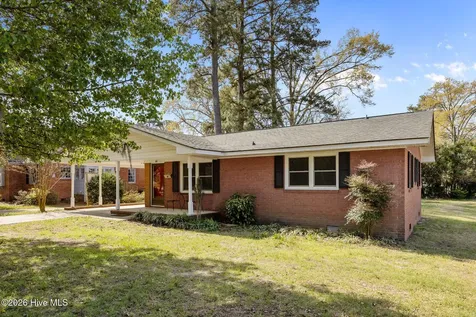 207 College Avenue Washington NC 27889