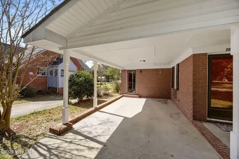 207 College Avenue Washington NC 27889