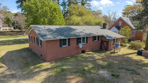 207 College Avenue Washington NC 27889