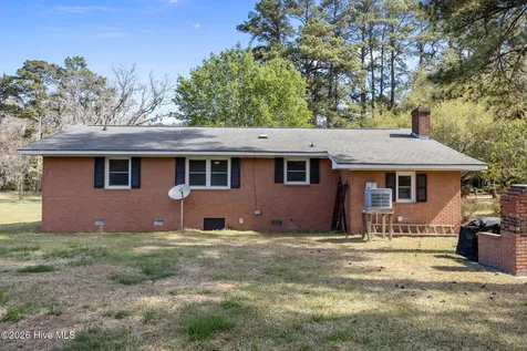 207 College Avenue Washington NC 27889